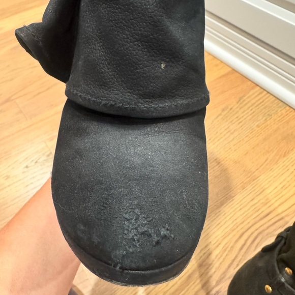 Prada Black Fold-Over Ankle Heeled Boots with Gold Buckle - Picture 7 of 10